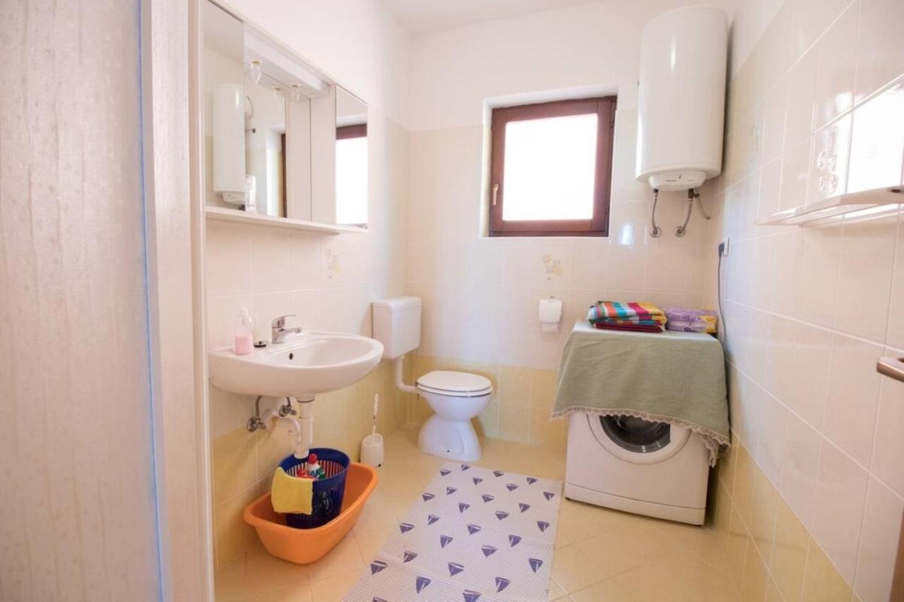 Apartmani Nedjeljko Čunski Exteriör bild